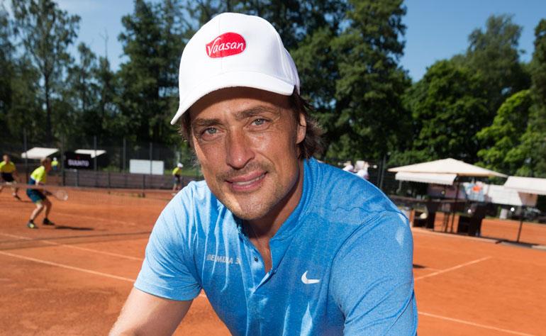 Teemu Selänne kävi naispoliisin juttusilla.