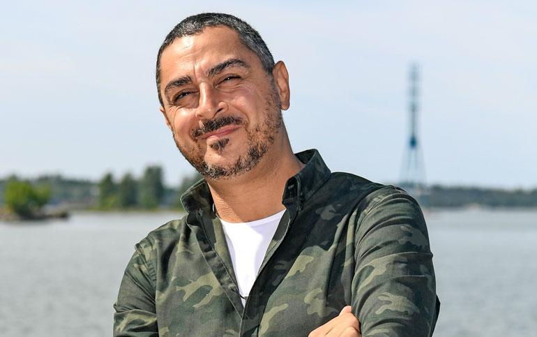 Arman Alizad tienaa tv-ohjelmilla.