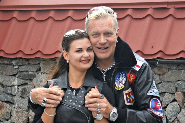 Tauski ja Julia ovat pitäneet yhtä kesäkuun lopusta asti.