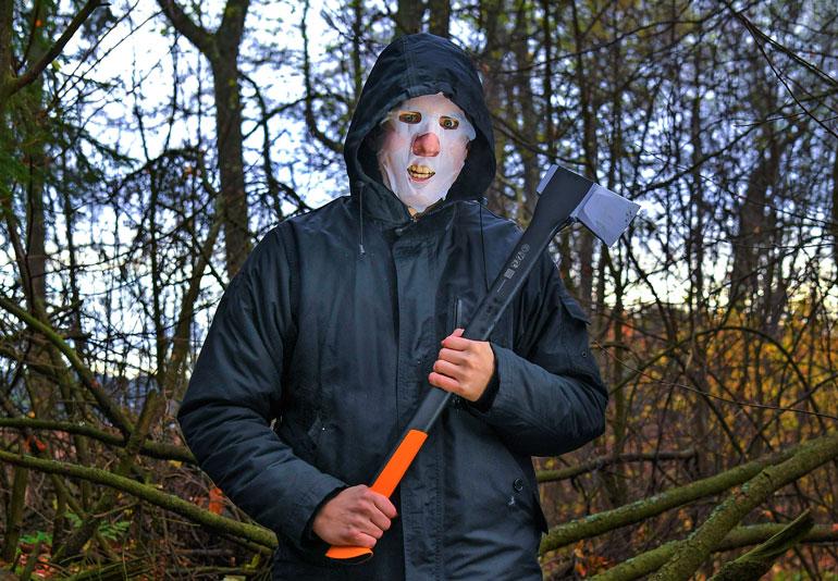 Seiskan mystinen halloween-hahmo.