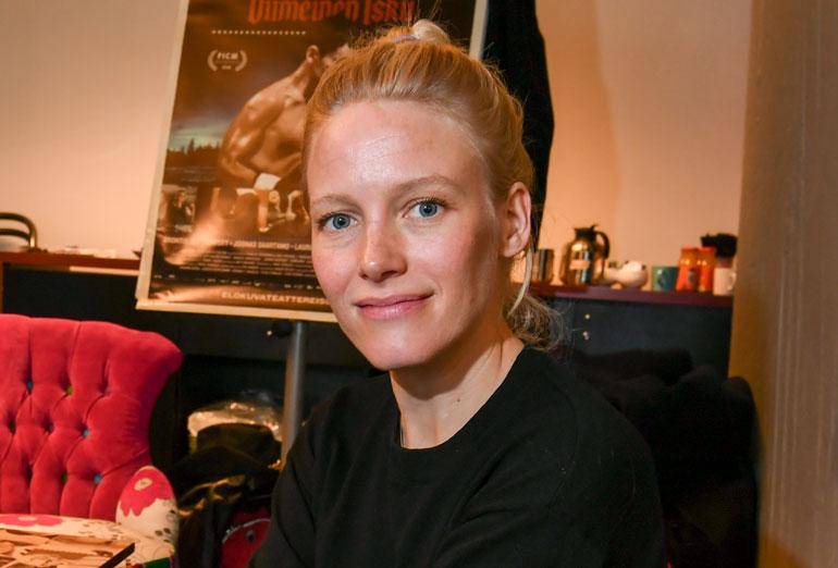 Laura Birn on tarkka yksityisyydestään.