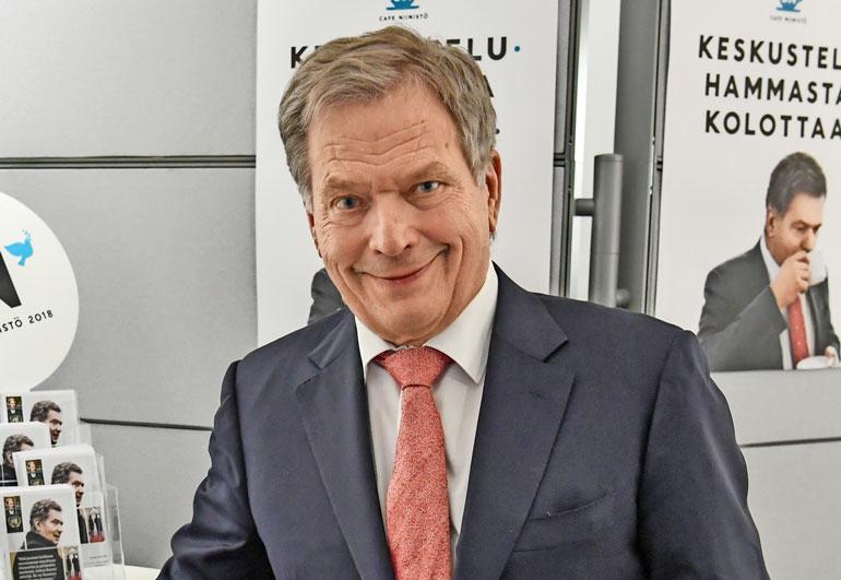 Sauli Niinistö kävi mökkikaupoilla.