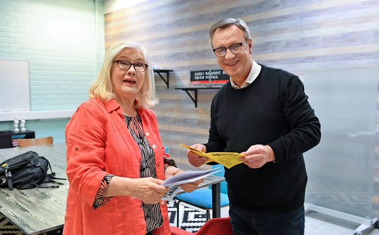 Maija-Liisa peuhu ja Esko Kovero Seiskan Salkkarit-visassa.
