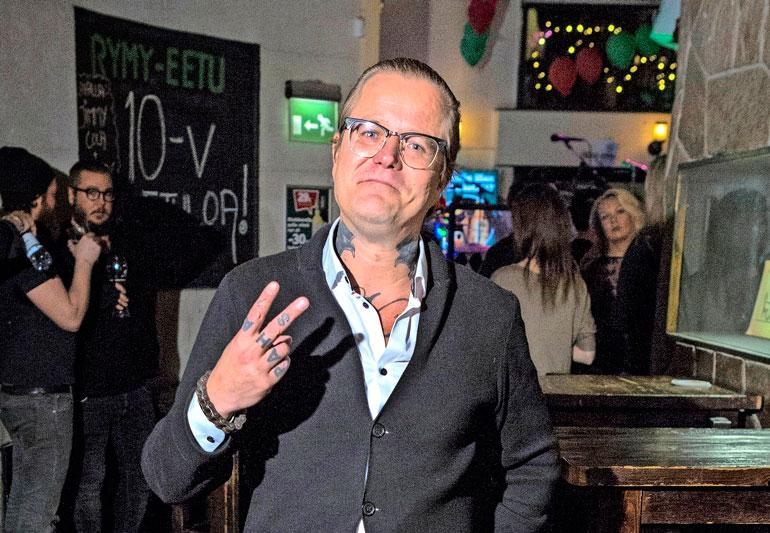 Wallu Valpio pakoili ex-missiä.