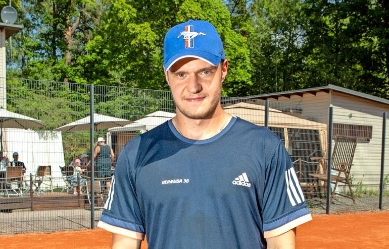 Aleksander Barkov osti ökytalon.