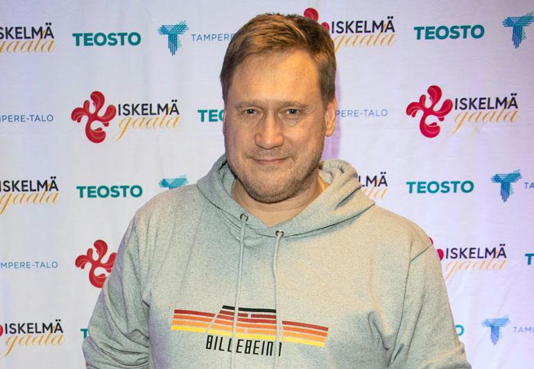 samuli edelmann yll tt en ota n yttelij nt it vastaan samuli edelmann yll tt en ota n yttelij nt it vastaan
