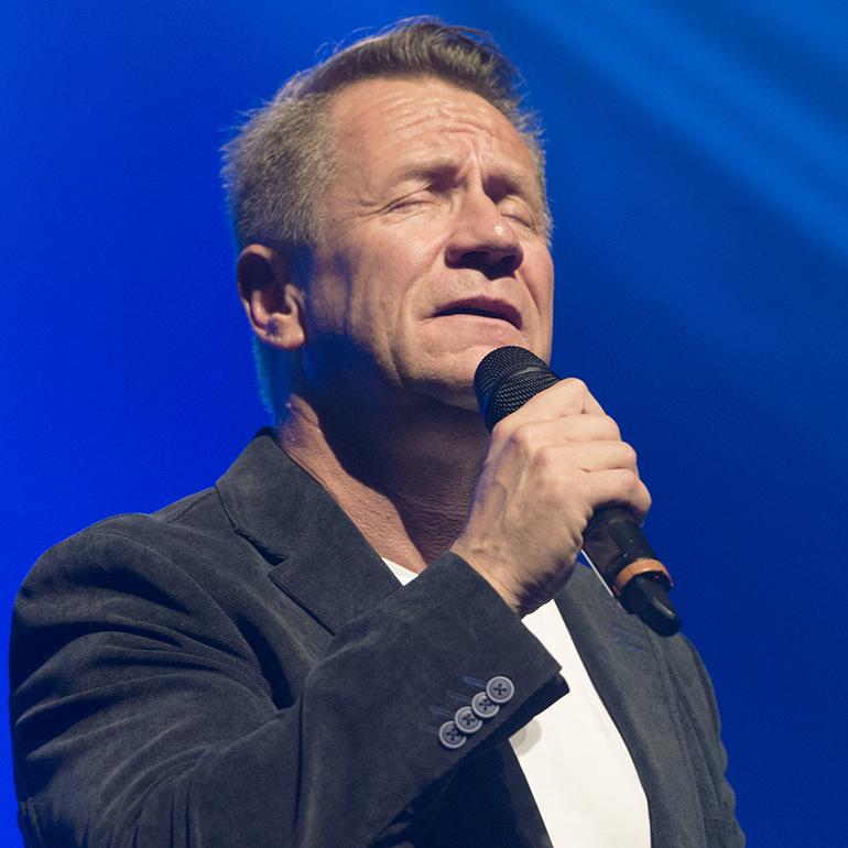 Olli Lindholm (1964-2019).