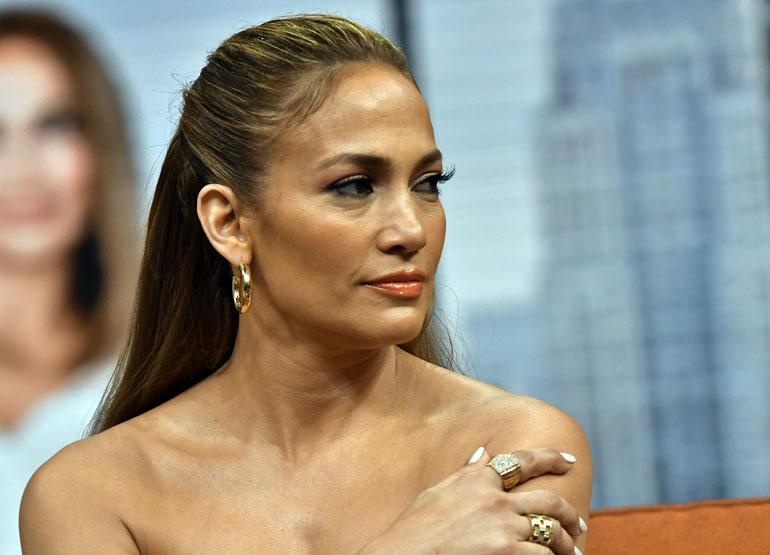 Jennifer Lopez kuvattiin kuntosalilla.