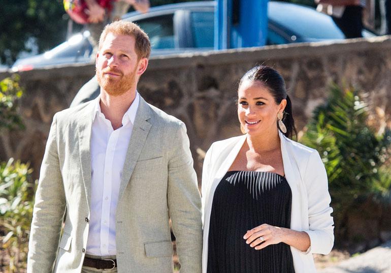 Harry jakoi ruokaa ja Meghan juhli New Yorkissa.