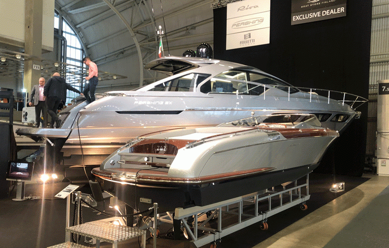 Pershing ja Riva veneet venemessuilla