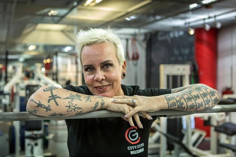 Wilma nauttii Intiassa kulttuurin monimuotoisuudesta.