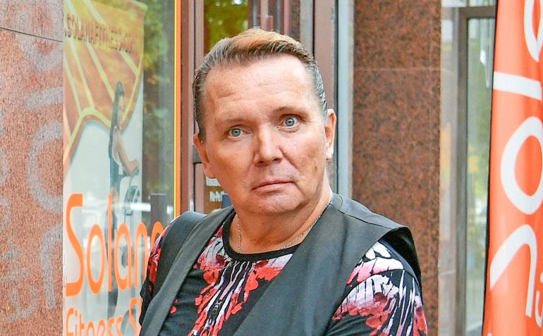 Mikko Rasila esittelee Marc-rakkaansa.
