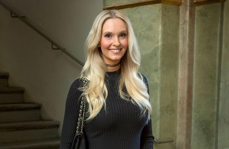 Metti Forssell lomaili ilman miestään.