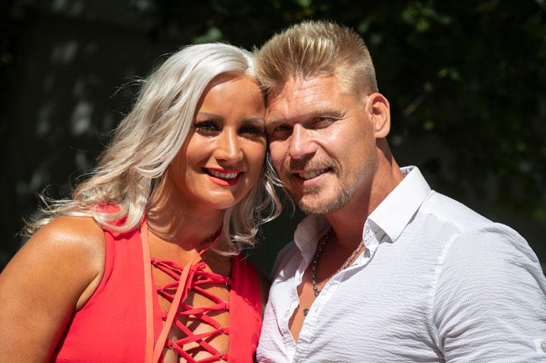 Rita ja Aki Manninen valmistautuvat esikoisen syntymään.