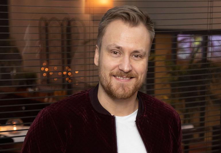 Heikki Paasonen oli äänekkäänä baaritiskillä.