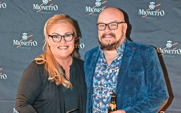 Sanna Saarijärvi ja Hermanni Seppälä lähtevät lemmenlomalle.