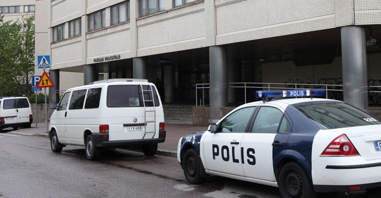 Poliisi on epäiltynä pahoinpitelystä.