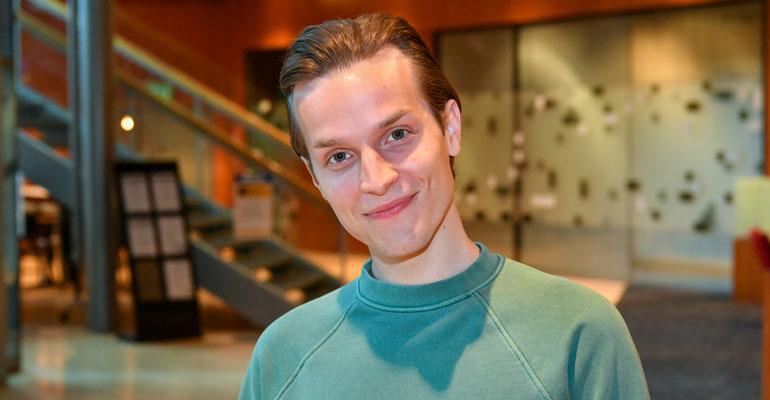 Valtteri Lehtinen näyttelee SYke-sarjassa.