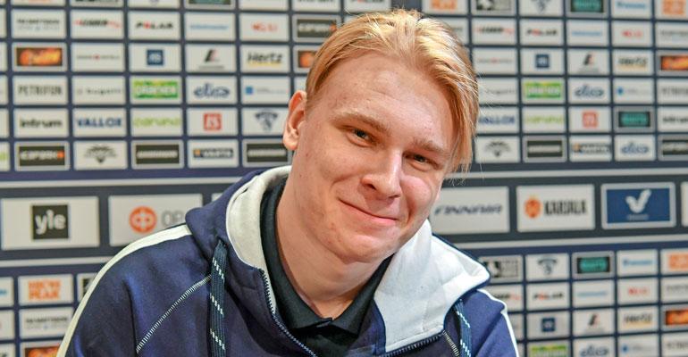 Kaapo Kakko ja muut Leijonan.