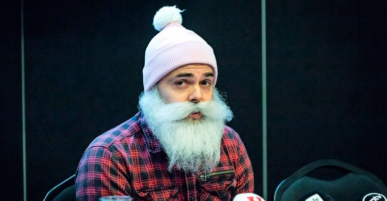 Ari Koponen viihtyi karnevaalitunnelmassa.
