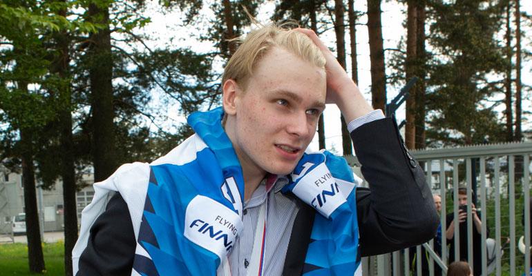 Kaapo Kakko juhli mestaruutta.