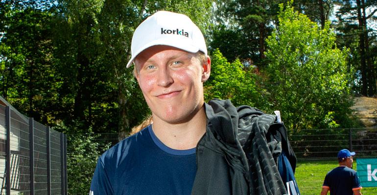 Patrik Laine kävi kiivasta keskustelua.