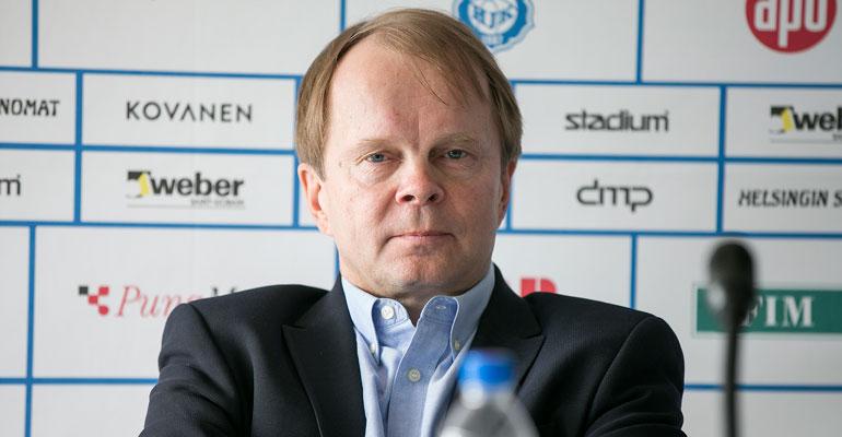 Olli-Pekka Lyytikäinen kävi autokaupoilla.