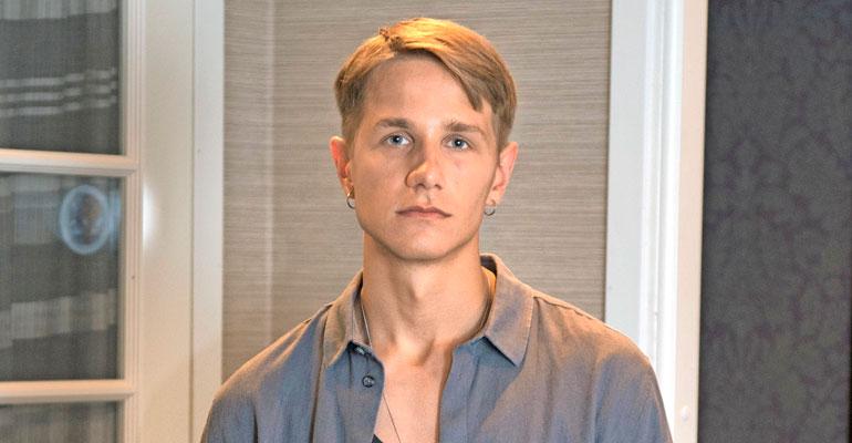 Hemmo Karja nähtiin naisseurassa.