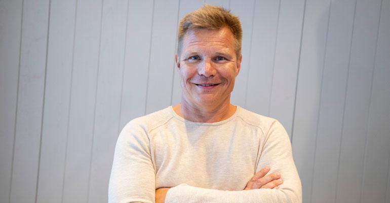 Mika Salo toi Henna-rakkaansa parrasvaloihin.