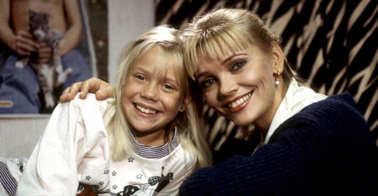 Anu Hälvä muistetaan Blondi tuli taloon -sarjasta.