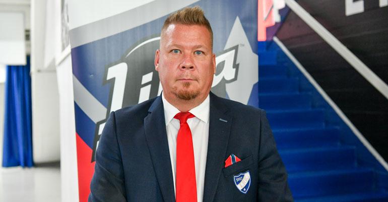 Jarno Pikkarainen valmentaa HIFK:ta.