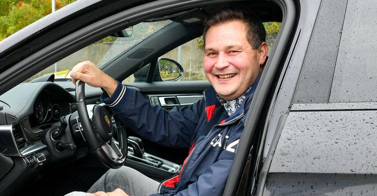 Jethro Rostedt kävi autokaupoilla.