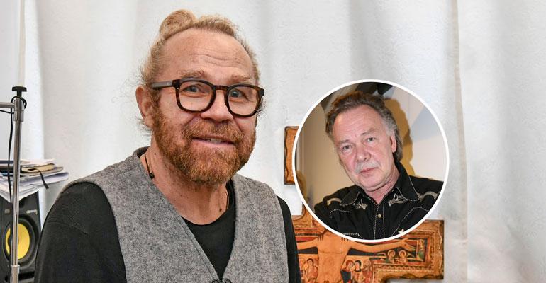Jussi Parviainen lyttää Kari Tapion biisin sanoman.