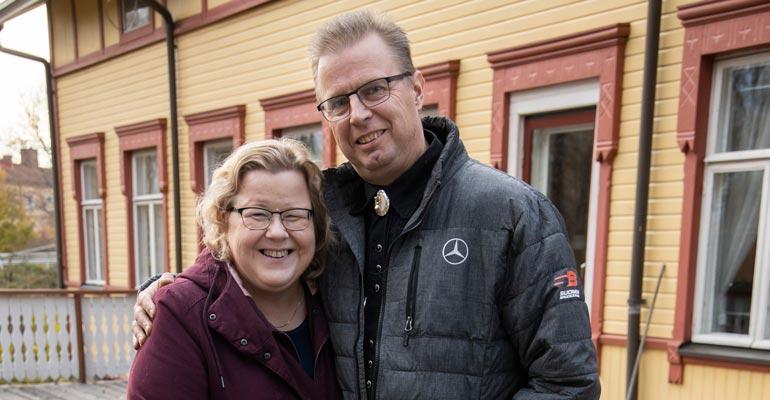 Dating nainen 17 vuotta vanhempi
