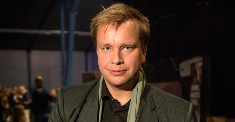 Antti Kaikkonen viettää öitään Jannika-rakkaansa luona.