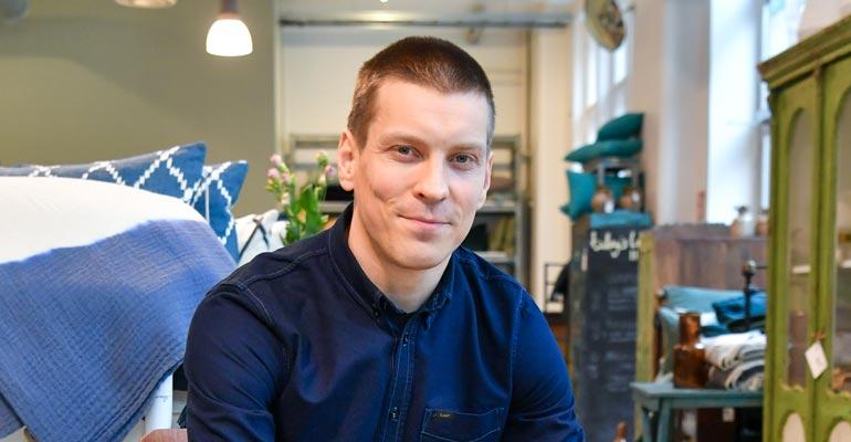 Antti Holma avautuu työtilanteestaan.