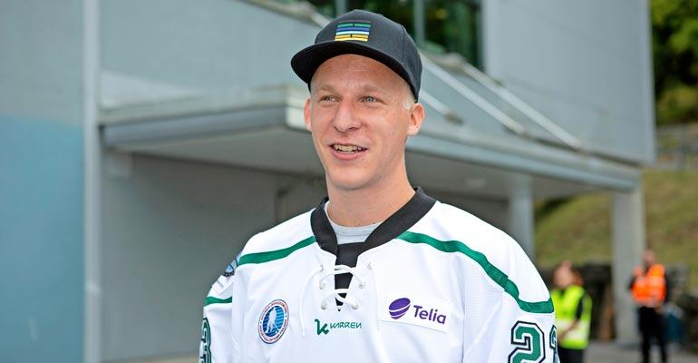 Esa Lindell kommentoi NHL-sopimustaan.
