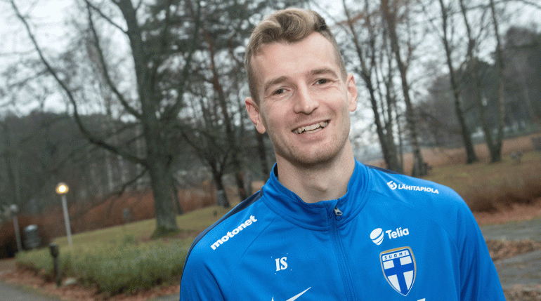 Lukas Hradecky.