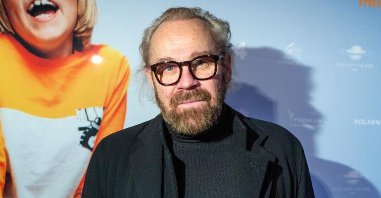 Jussi Parviainen kannusti ystäväänsä ensi-illassa.