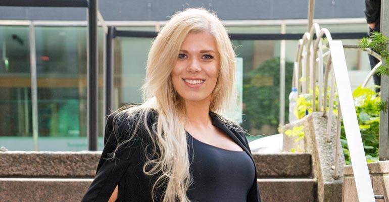 Eveliina Tikka yhdistettiin Tuomas Enbuskeen.
