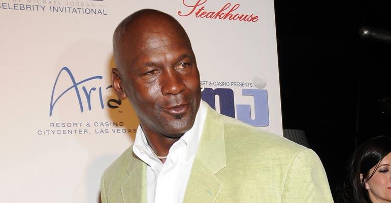 Michael Jordan myy loma-asuntoaan.