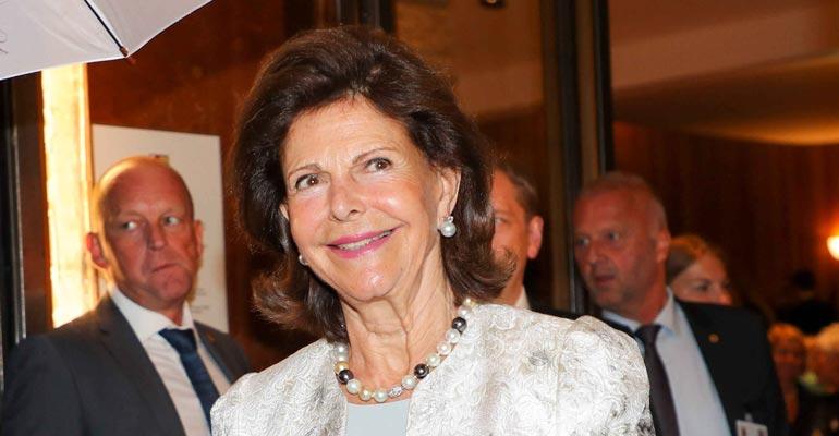 Silvia joutui noloon tilanteeseen.