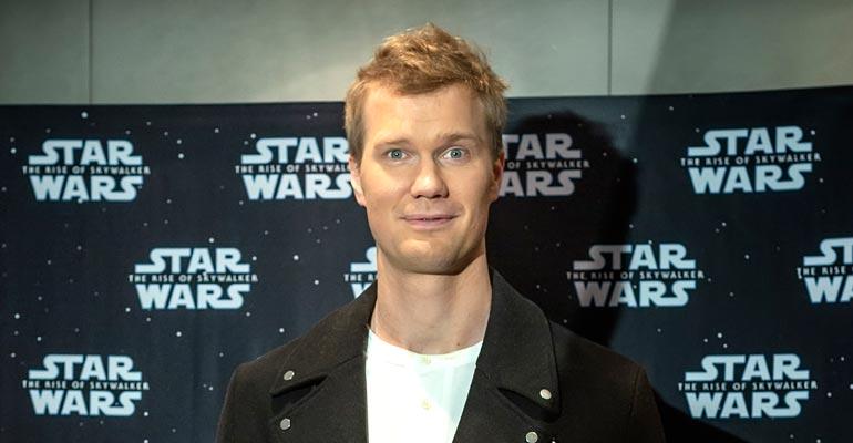 Joonas Suotamo näyttelee Star Warsissa.