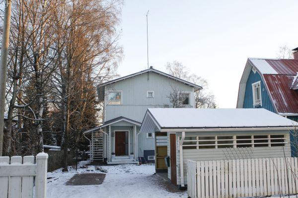 Krisse Salmisen koti Tapanilassa.