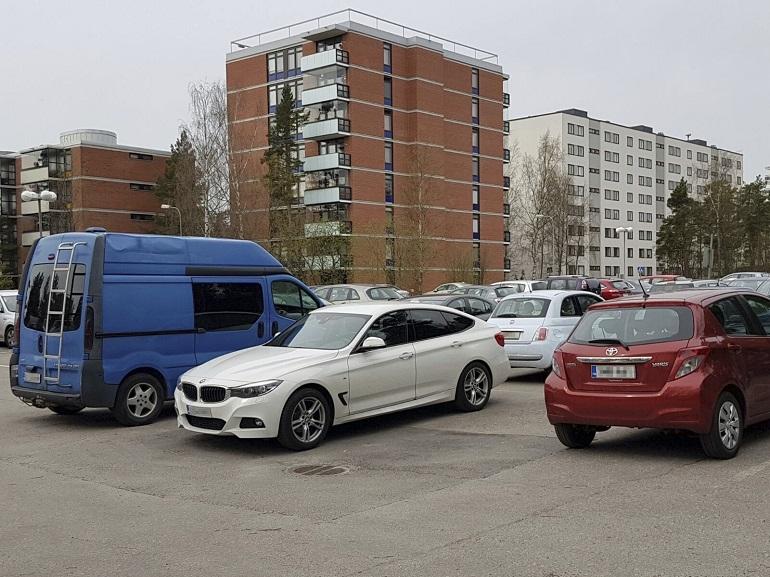 Waltterin BMW etualalla.