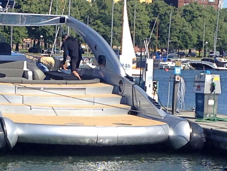 Kimin seurue etsi lämpimiä vaatteita, ennen kuin he jatkoivat matkaansa.