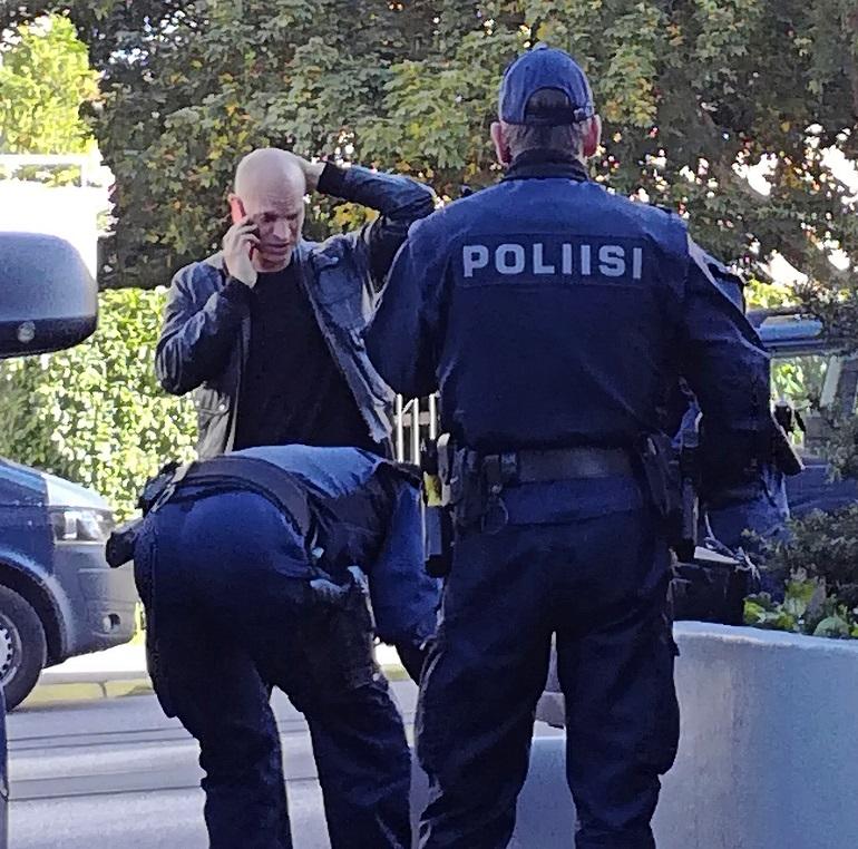 Riku vaikutti hermostuneelta.