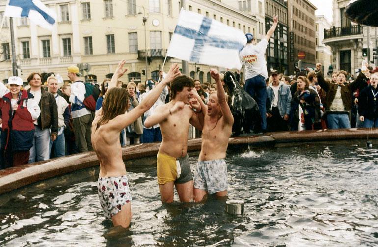 Ihanaa, Leijonat, ihanaa! Torilla tavattiin keväällä 1995.