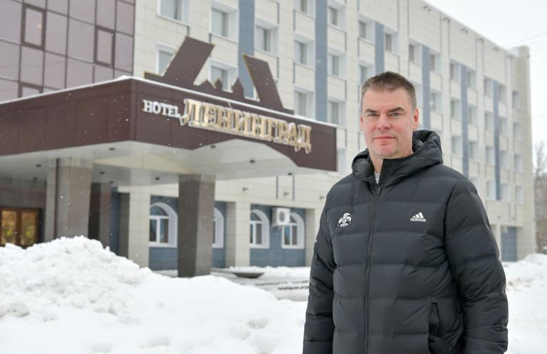 Raimo Helminen näki pitkällä urallaan paljon kaikenlaista, muttei koskaan mitään Eeli Tolvasen laukauksen veroista.
