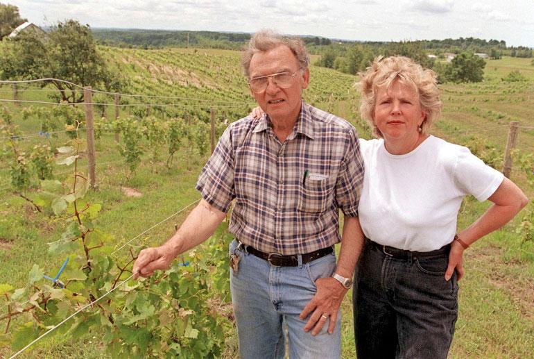 Madonnan 86-vuotias Tony-isä pyörittää Michiganissa viinitilaa Joan-vaimonsa kanssa.